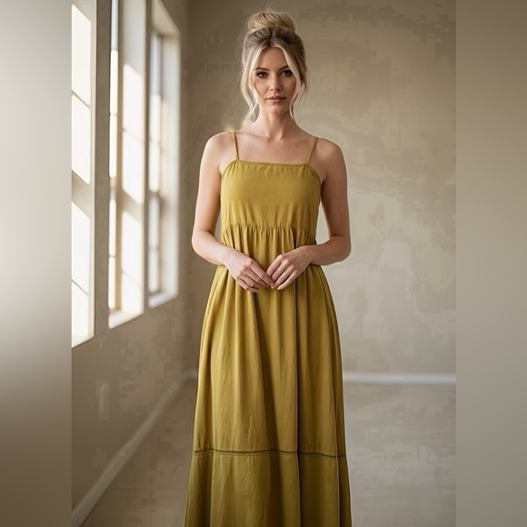topmark Dresses & Skirts - TopMark Women’s Green Max Dress with Straight Neckline Size: Small